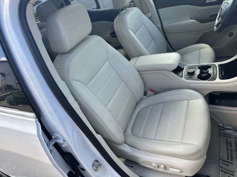 Used 2022 GMC Acadia Denali w/ Denali Ultimate Package AWD/4WD image 27