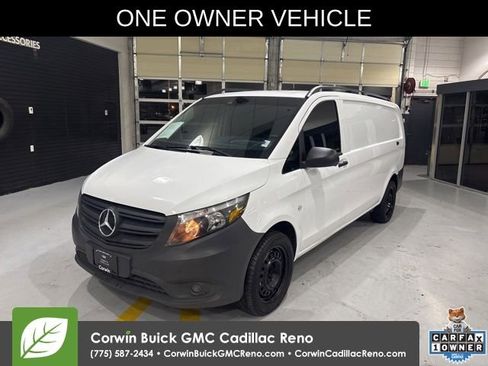 Used 2023 Mercedes-Benz Metris image 1