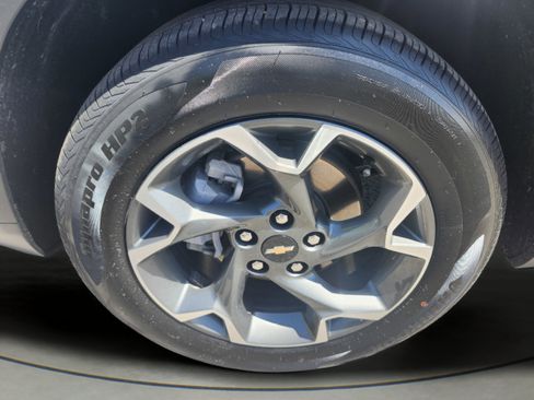 Used 2024 Chevrolet Trax LT w/ Driver Confidence Package FWD image 30
