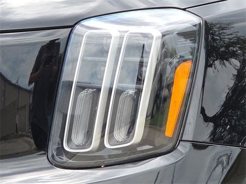 Used 2023 Kia Telluride S image 4