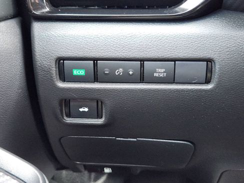 Used 2023 Nissan Sentra SV image 29