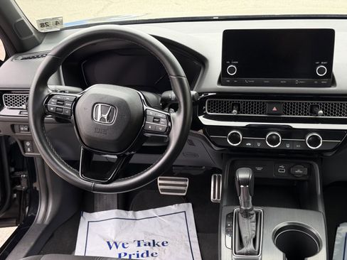 Used 2023 Honda Civic Sport image 16