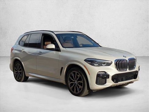Used 2019 BMW X5 xDrive40i w/ M Sport Package image 3