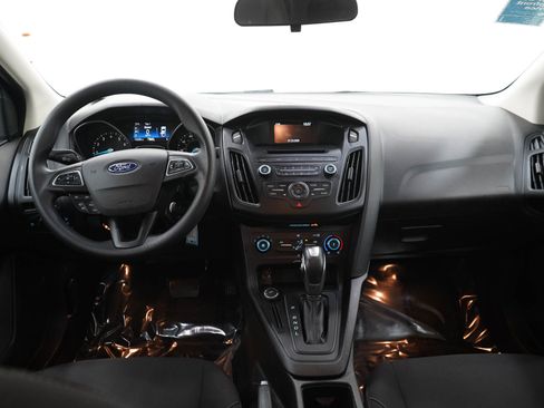 Used 2015 Ford Focus SE FWD image 14