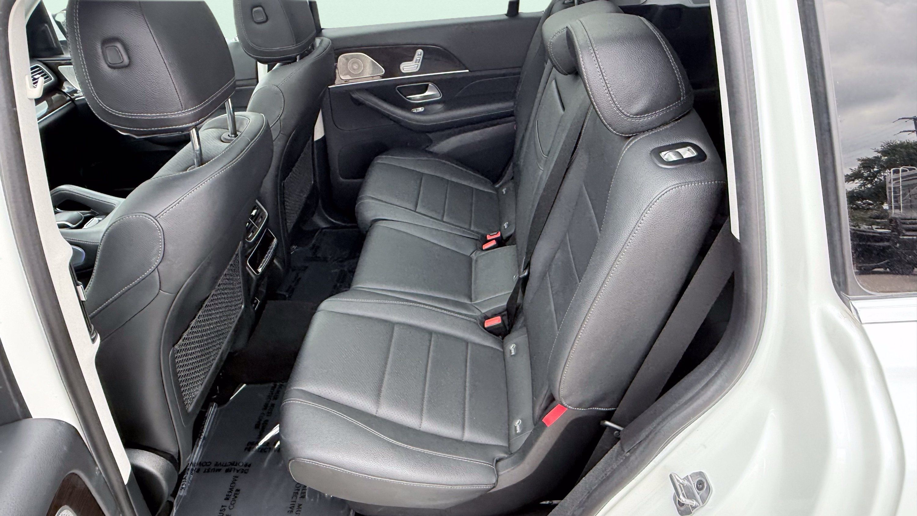 Used 2024 Mercedes-Benz GLS 450 4MATIC image 37