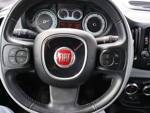 Used 2014 FIAT 500L Easy w/ Popular Equipment Group FWD image 7