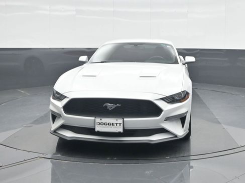 Used 2018 Ford Mustang Coupe RWD image 5