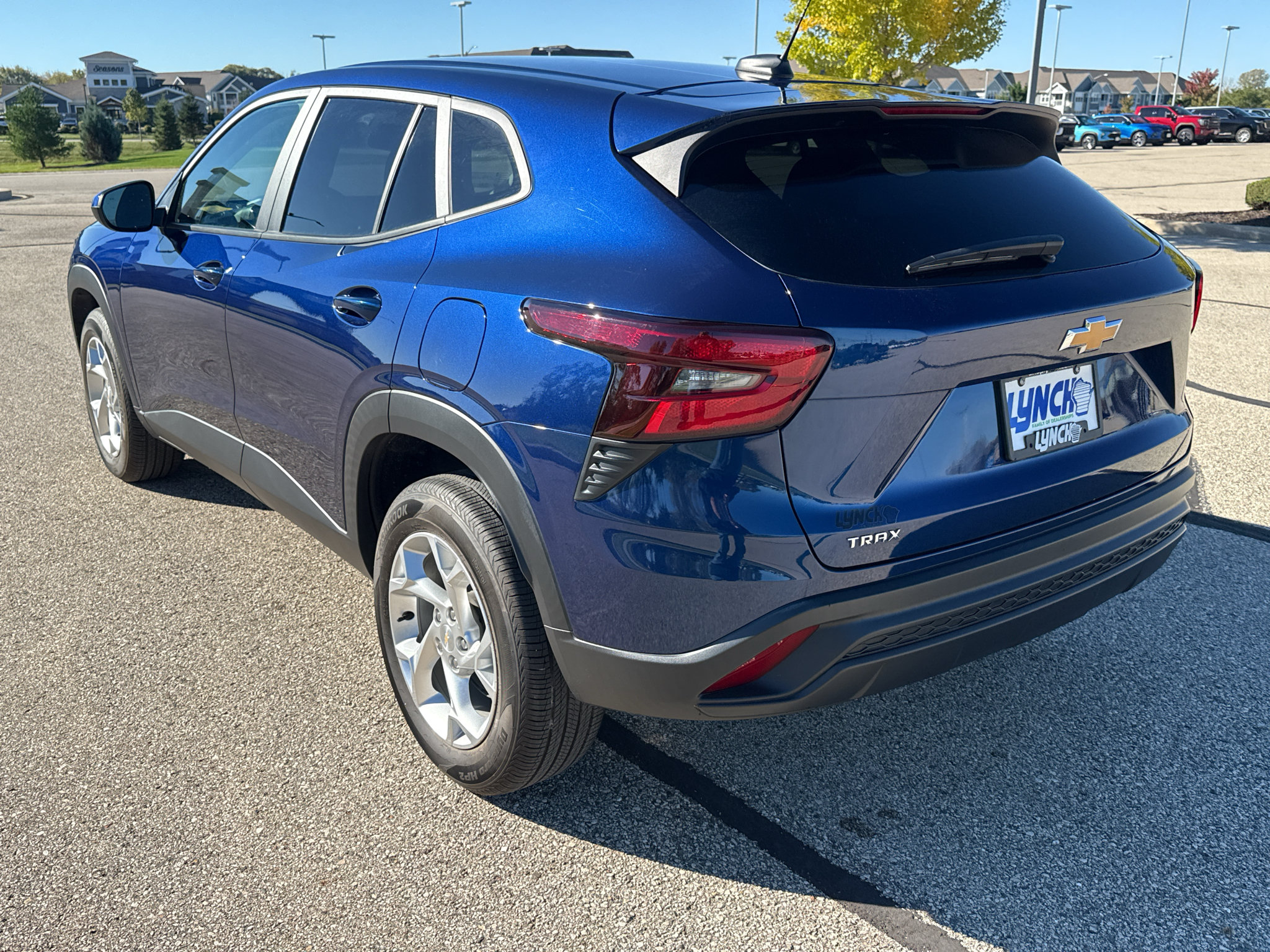 Used 2024 Chevrolet Trax LS w/ LS Convenience Package FWD image 3