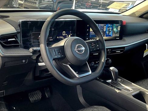 New 2026 Nissan Kicks SV image 10