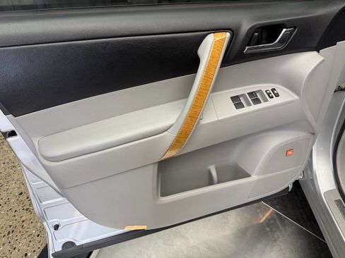 Used 2008 Toyota Highlander Limited image 19