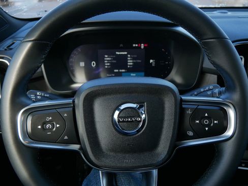 Certified 2023 Volvo XC40 Recharge Ultimate image 23