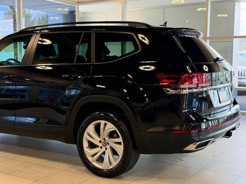 Used 2023 Volkswagen Atlas SE w/ Panoramic Sunroof Package AWD/4WD image 13