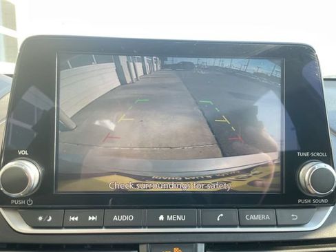 Used 2024 Nissan Altima 2.5 SV FWD image 17