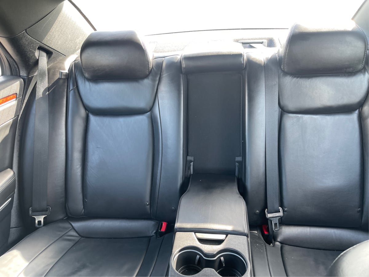 Used 2014 Chrysler 300 w/ Driver Convenience Group RWD image 13