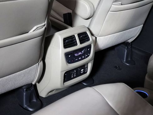 Used 2019 Honda Pilot Touring image 17