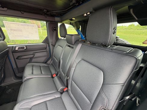 New 2026 Ford Bronco Badlands AWD/4WD image 19