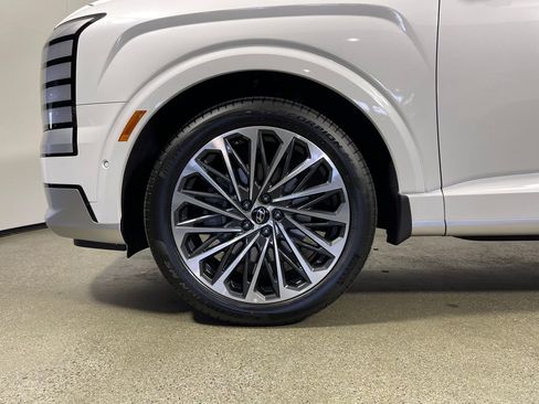 Used 2026 Hyundai Palisade Calligraphy FWD image 11