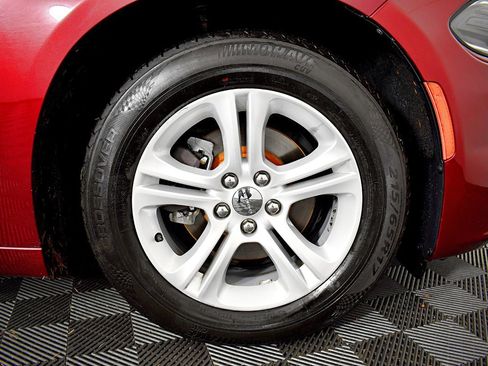Used 2018 Dodge Charger SXT image 40