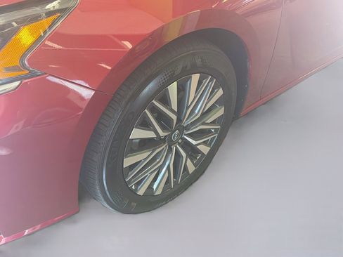 Used 2025 Nissan Altima 2.5 SV FWD image 11