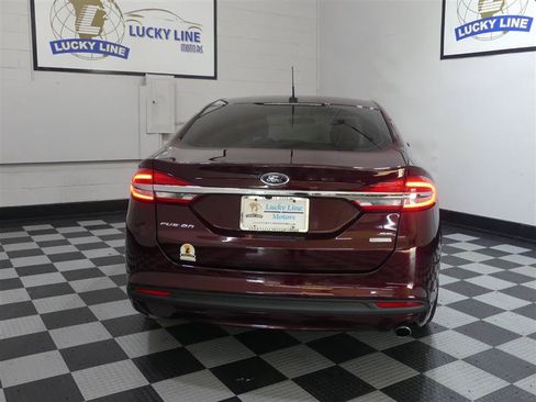 Used 2018 Ford Fusion SE w/ Fusion SE Technology Package FWD image 8