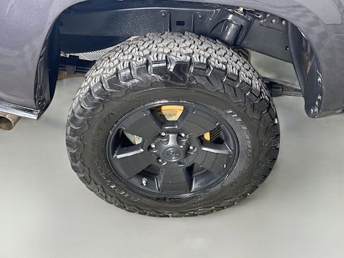 Used 2021 Toyota Tacoma SR w/ SR Convenience Package image 32