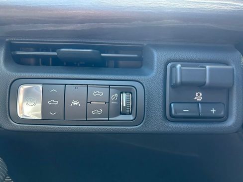Used 2025 GMC Sierra EV Denali AWD/4WD image 51