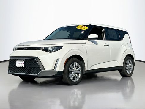 Used 2023 Kia Soul LX image 12