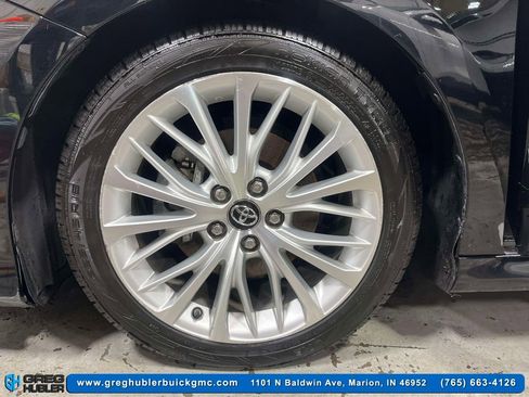 Used 2018 Toyota Camry XLE image 10