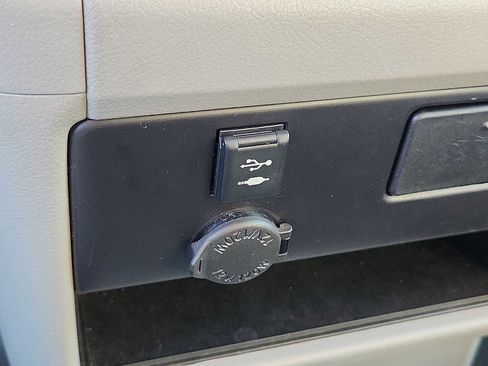 Used 2019 Toyota Sienna LE AWD/4WD image 23
