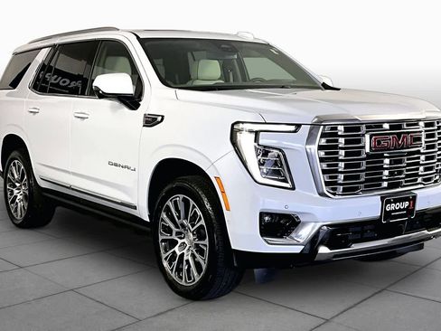 Used 2026 GMC Yukon Denali w/ Sun & Power Step Package AWD/4WD image 4