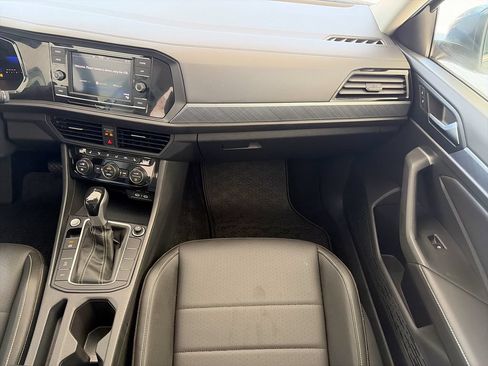 Certified 2023 Volkswagen Jetta SE FWD image 32