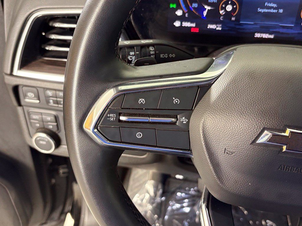 Used 2025 Chevrolet Suburban Z71 AWD/4WD image 20
