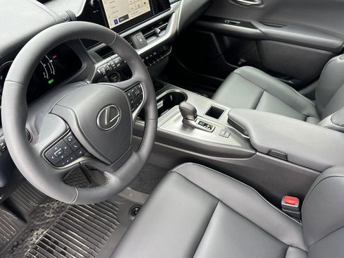 New 2026 Lexus UX 300h FWD image 4