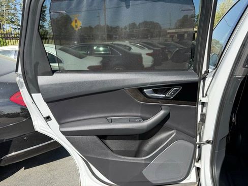 Used 2017 Audi Q7 3.0T Premium Plus image 41