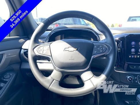 Used 2023 Chevrolet Traverse LT FWD image 19