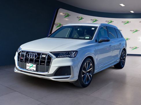 Used 2022 Audi SQ7 Prestige w/ Prestige Package image 3