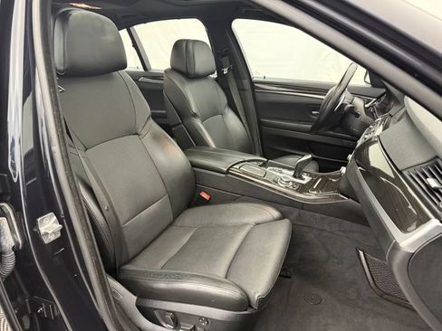 Used 2011 BMW 550i xDrive Sedan AWD/4WD image 34