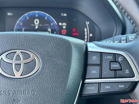 Certified 2025 Toyota Grand Highlander FWD image 23
