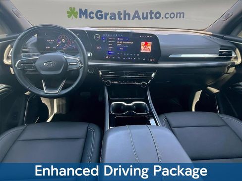Used 2025 Chevrolet Traverse LT w/ Enhanced Driving Package AWD/4WD image 10