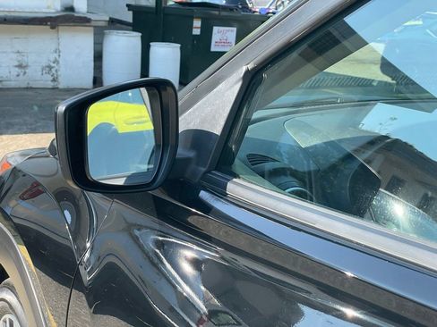 Certified 2022 Nissan Kicks SV FWD image 29