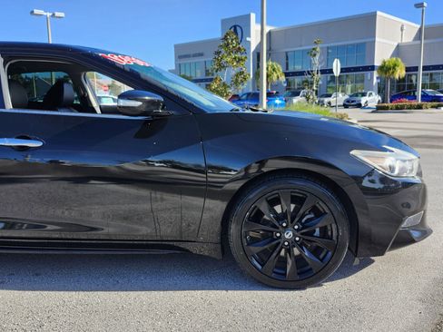 Used 2017 Nissan Maxima SR w/ Midnight Edition image 2