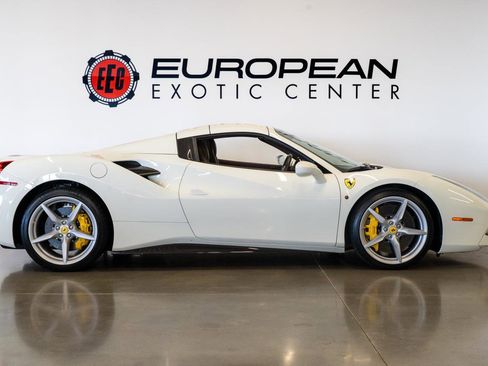 Used 2018 Ferrari 488 Spider image 35