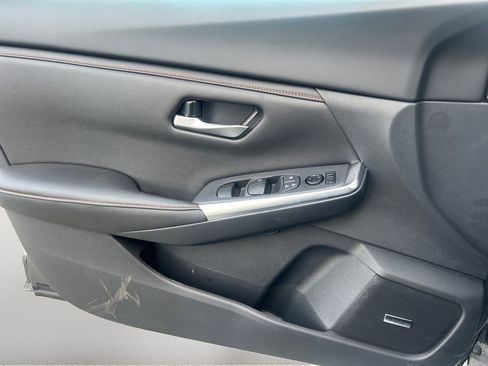 Certified 2025 Nissan Sentra SR w/ SR Premium Package image 17