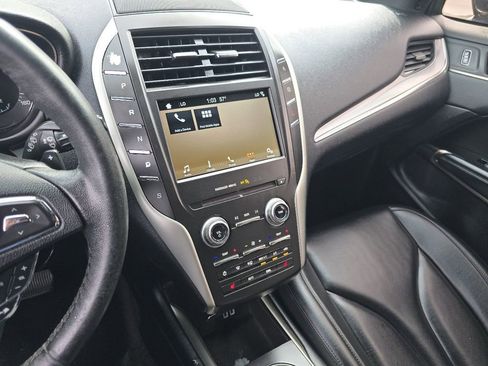 Used 2018 Lincoln MKC Premiere image 28
