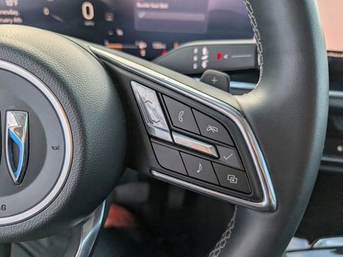 Used 2024 Buick Envision Preferred image 11