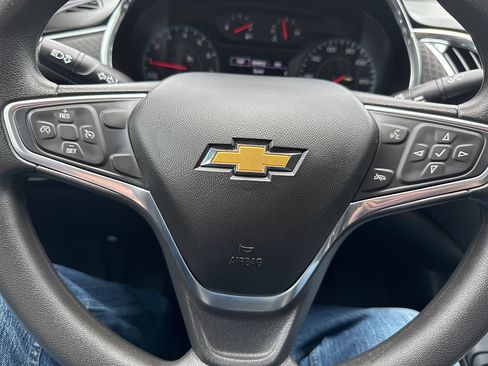 Used 2018 Chevrolet Malibu LT FWD image 44