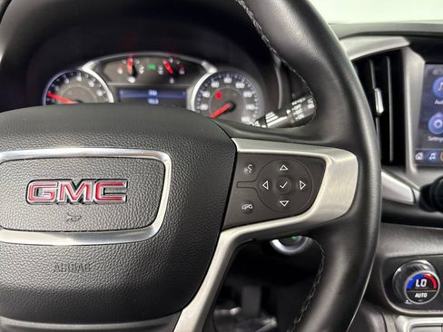 Used 2024 GMC Terrain SLT image 28