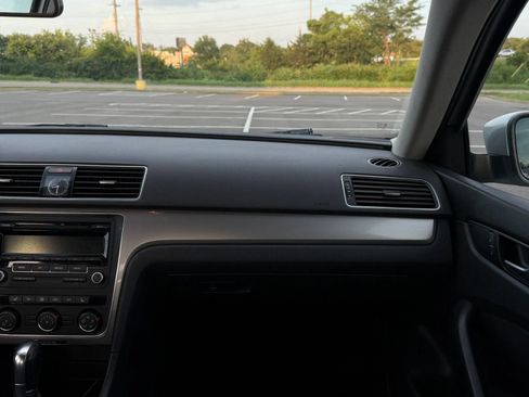 Used 2015 Volkswagen Passat 1.8T S FWD image 23