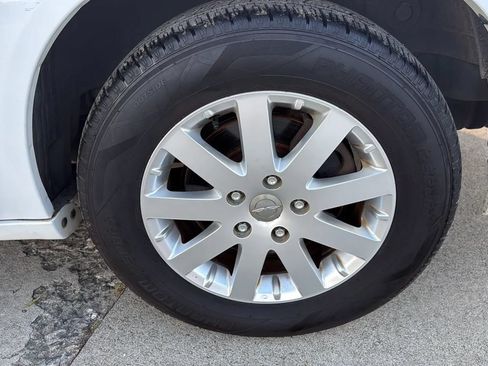 Used 2015 Chrysler Town & Country Touring FWD image 15
