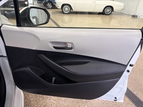 Used 2022 Toyota Corolla LE image 24